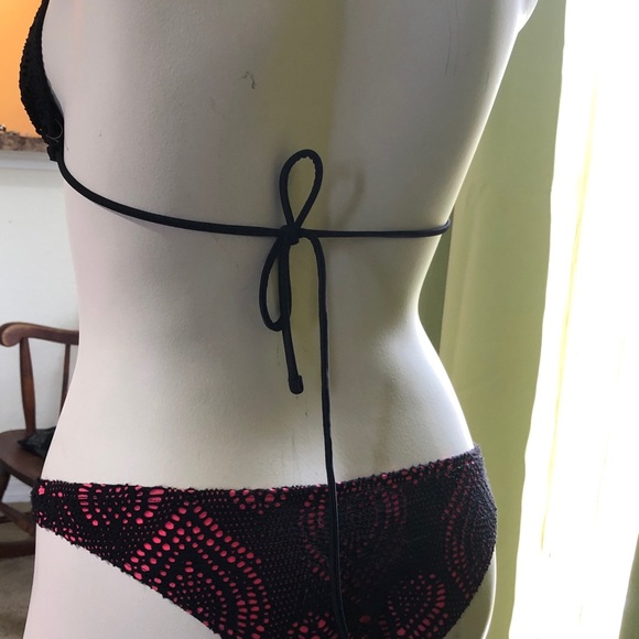 B suit - Picture 2 of 2